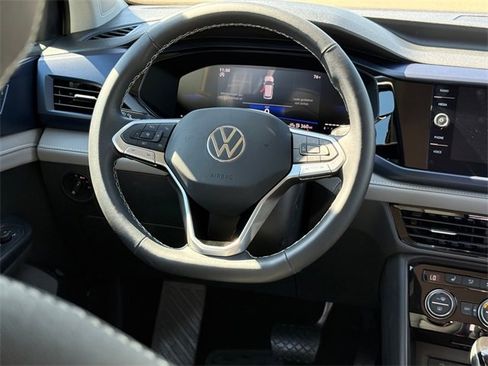 Used 2024 Volkswagen Taos SE image 27