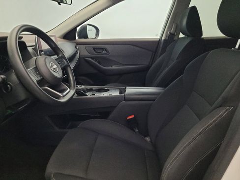 Used 2023 Nissan Rogue S image 17