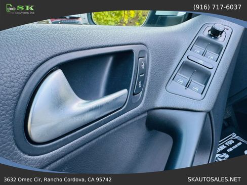 Used 2015 Volkswagen Tiguan SE image 31