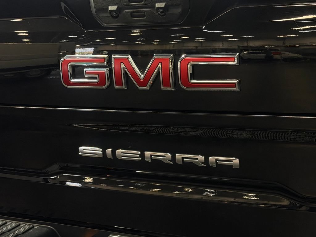 Used 2025 GMC Sierra 1500 SLT AWD/4WD image 12