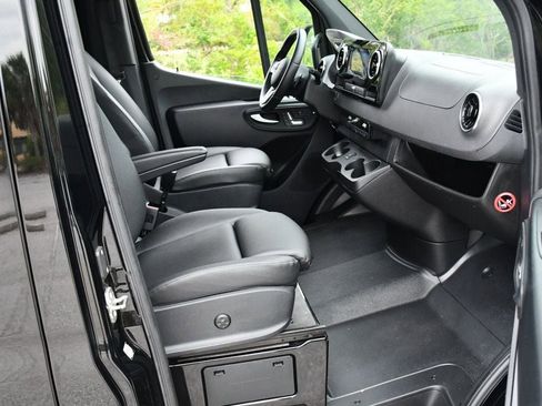 Used 2024 Mercedes-Benz Sprinter 2500 image 55