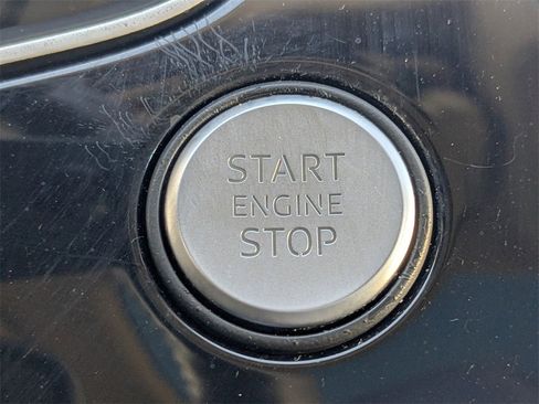 Used 2017 Audi Q7 3.0T Premium Plus w/ Premium Plus Package image 35