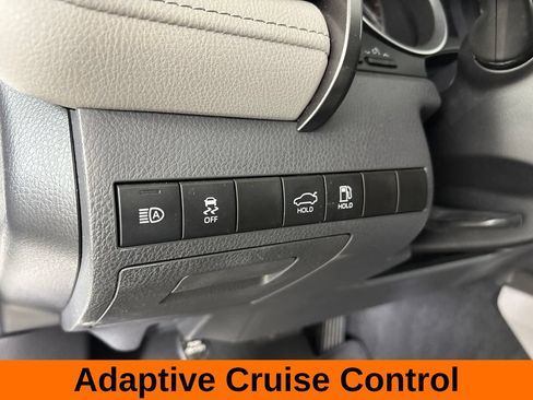 Used 2022 Toyota Camry LE w/ Carpet Mat Package (TMS) FWD image 11
