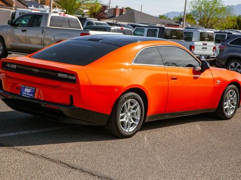 Used 2025 Dodge Charger R/T w/ Quick Order Package 25M R/T image 5