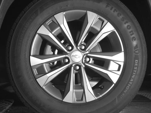 Used 2025 Chevrolet Equinox LT image 12