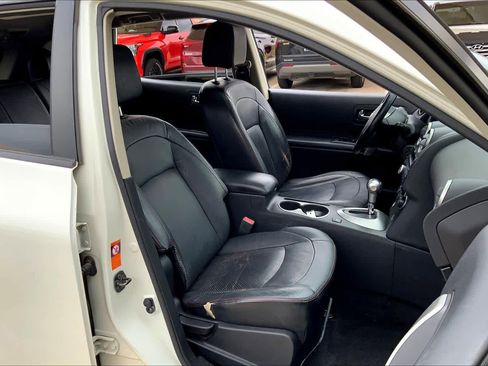 Used 2009 Nissan Rogue SL w/ Leather Pkg image 8