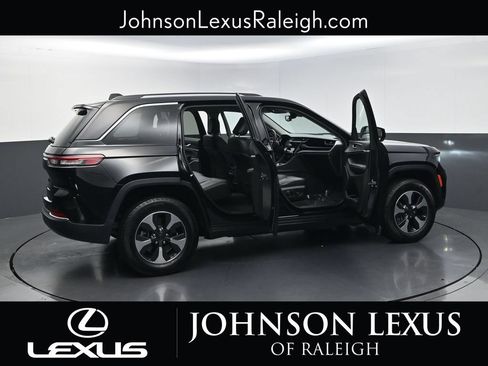 Used 2023 Jeep Grand Cherokee 4WD 4xe image 33