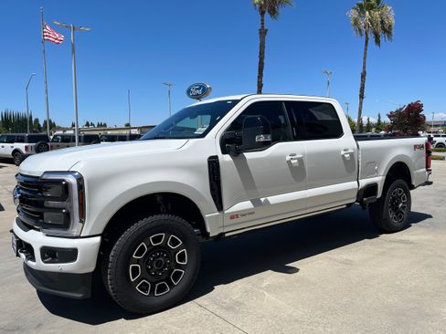 New 2026 Ford F350 Platinum w/ FX4 Off-Road Package AWD/4WD image 2