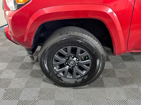 Used 2023 Toyota Tacoma SR5 AWD/4WD image 11