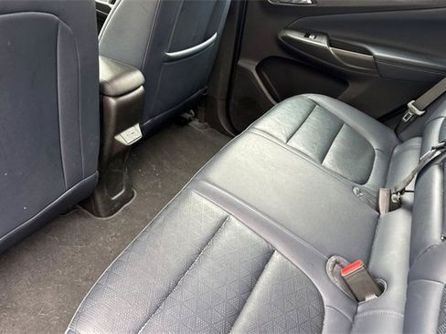 Used 2022 Chevrolet Bolt EUV LT w/ Convenience Package image 14