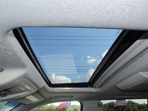 Used 2019 Chevrolet Suburban Premier image 15