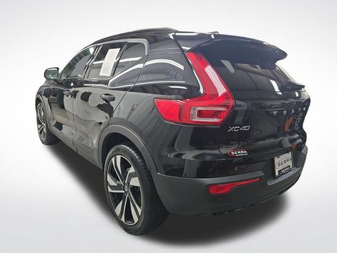 Used 2023 Volvo XC40 B5 Ultimate w/ Protection Package Premier AWD/4WD image 4