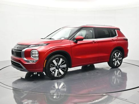 Used 2025 Mitsubishi Outlander SEL FWD image 1
