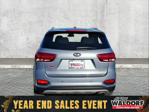 Used 2020 Kia Sorento EX image 3