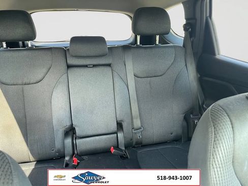 Used 2019 Hyundai Santa Fe SE FWD image 17