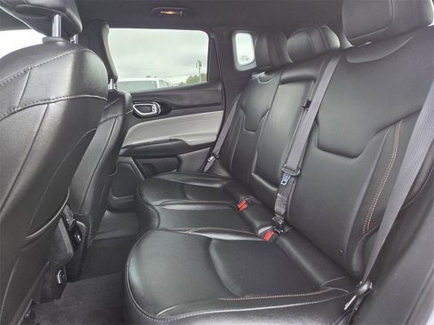 Used 2024 Jeep Compass Limited image 17