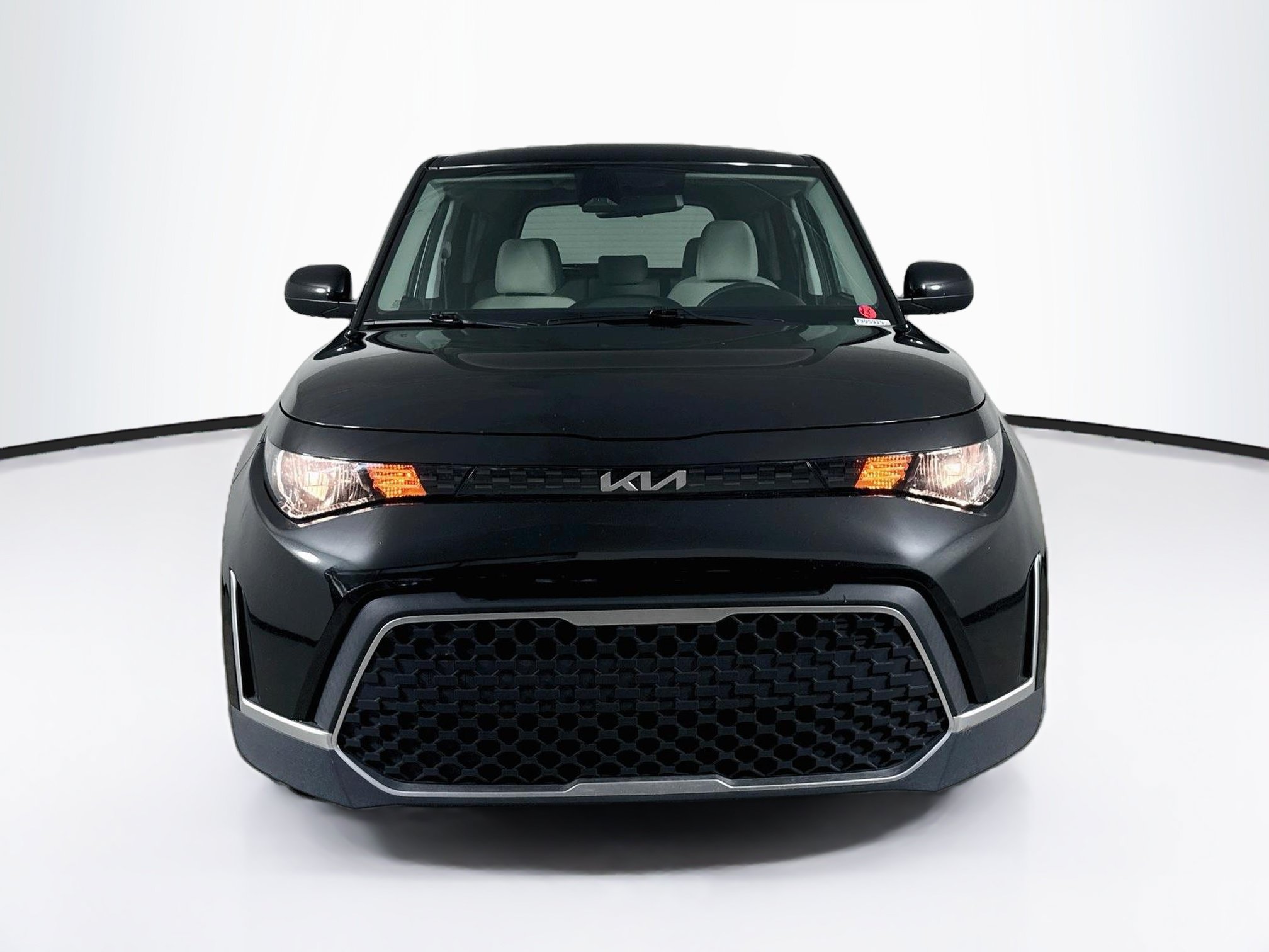 Used 2024 Kia Soul LX FWD image 3