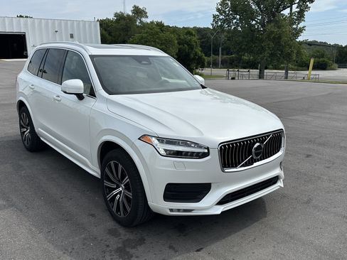 Used 2023 Volvo XC90 B5 Core w/ Protection Package Premier AWD/4WD image 2