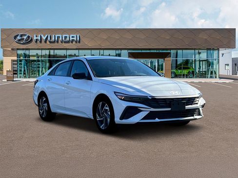 New 2025 Hyundai Elantra Sport image 11