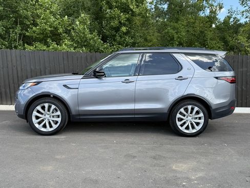 Certified 2025 Land Rover Discovery S image 2