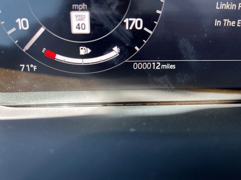 New 2025 Land Rover Discovery Sport Dynamic SE image 18