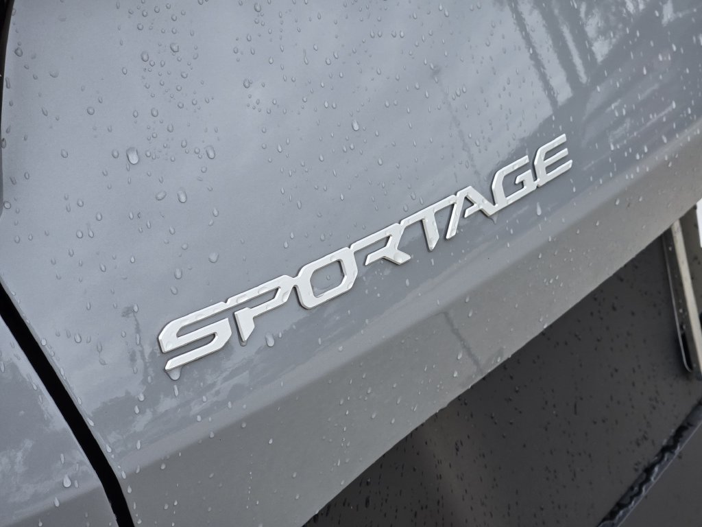 New 2026 Kia Sportage EX w/ EX Panorama Roof Package FWD image 7