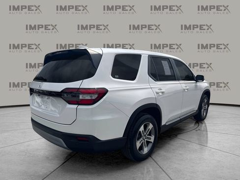 Used 2025 Honda Pilot EX-L image 3