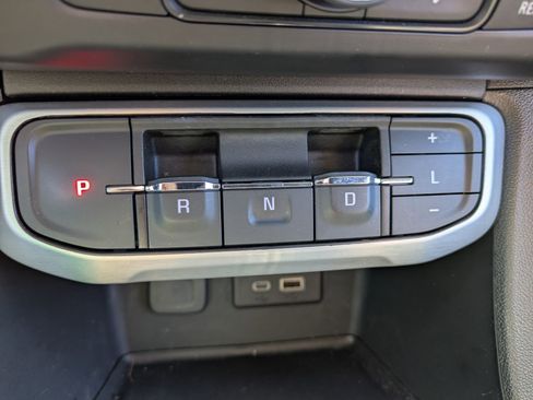 Used 2022 GMC Acadia SLE w/ Driver Convenience Package image 24