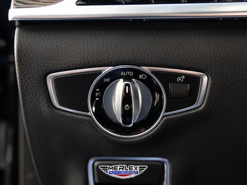Used 2018 Mercedes-Benz S 560 4MATIC Sedan image 40