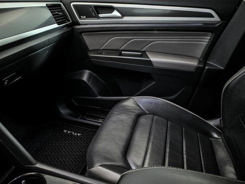Certified 2023 Volkswagen Atlas SEL Premium image 24
