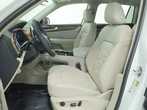 New 2026 Volkswagen Atlas SE FWD image 30