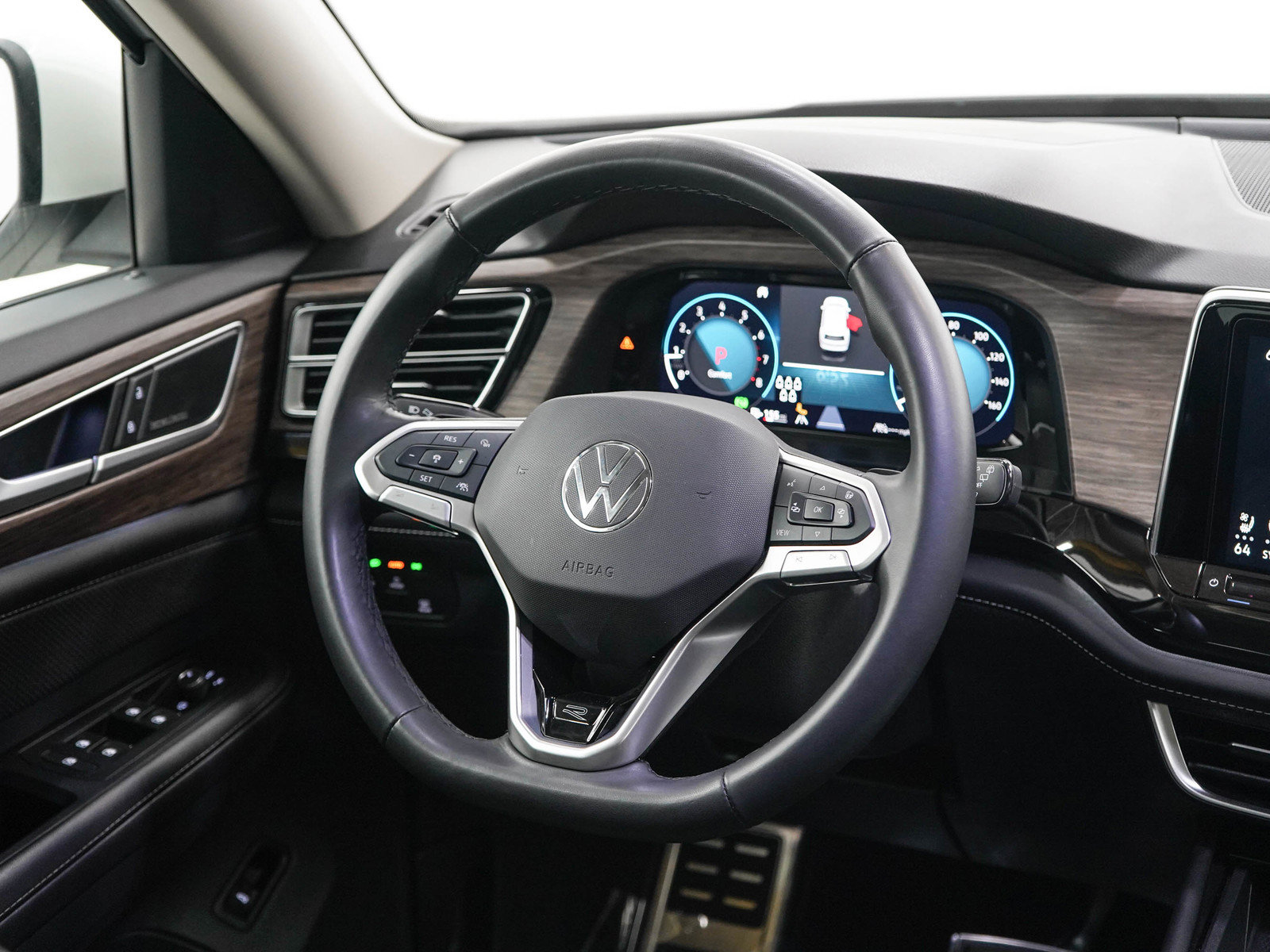 Used 2025 Volkswagen Atlas SEL Premium R-Line AWD/4WD image 14