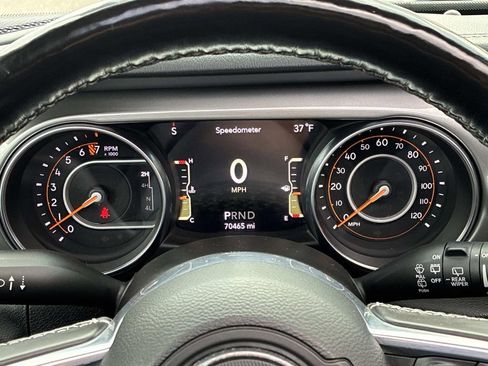 Used 2021 Jeep Wrangler Unlimited Sahara w/ Cold Weather Group AWD/4WD image 24