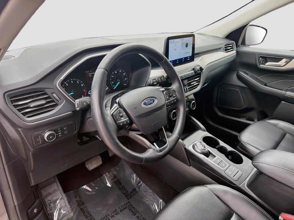 Used 2022 Ford Escape SEL w/ Equipment Group 302A AWD/4WD image 9