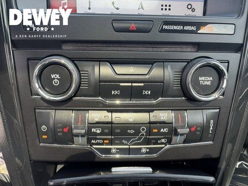 Used 2018 Ford Explorer XLT w/ Equipment Group 202A AWD/4WD image 22