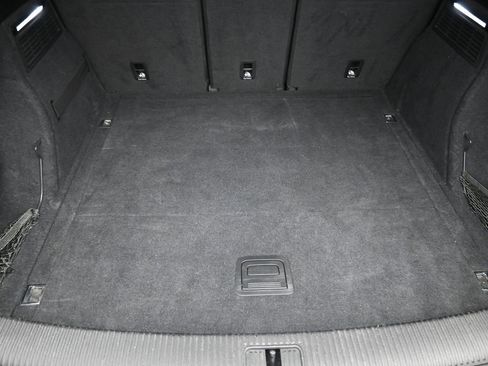 Used 2019 Audi Q5 2.0T Premium image 31