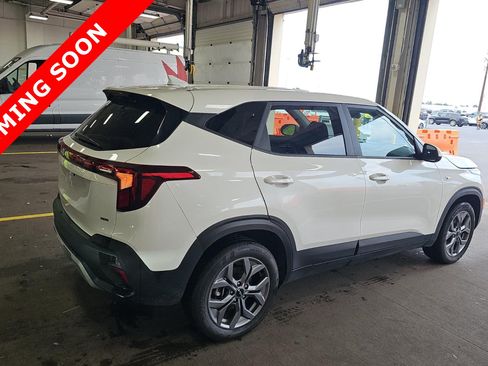 Used 2024 Kia Seltos LX AWD/4WD image 4