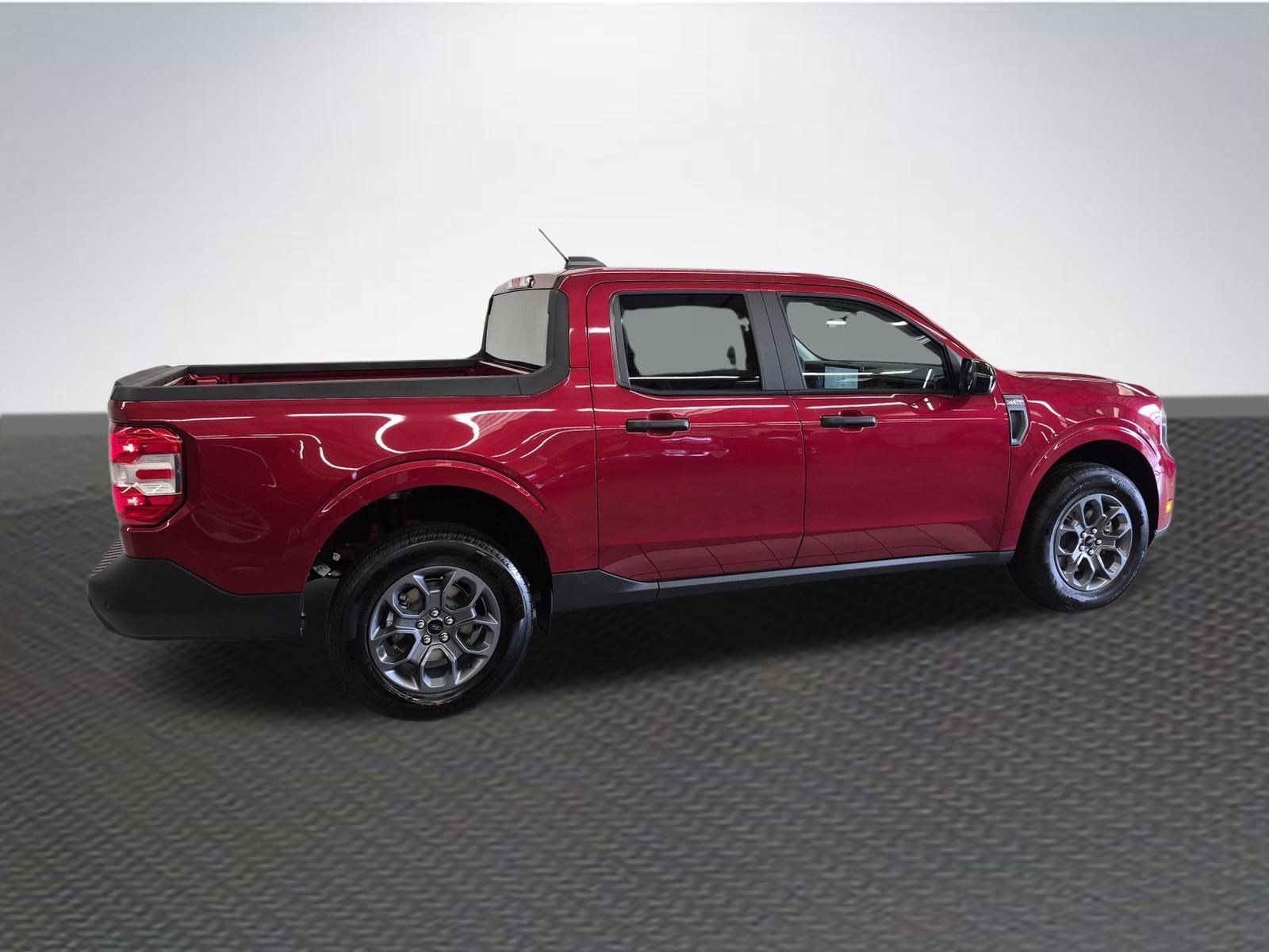 New 2026 Ford Maverick XLT w/ XLT Luxury Package AWD/4WD image 5