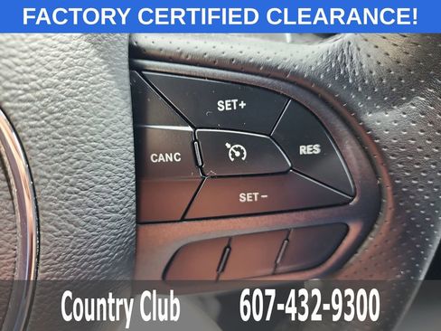 Used 2025 Dodge Durango GT AWD/4WD image 18