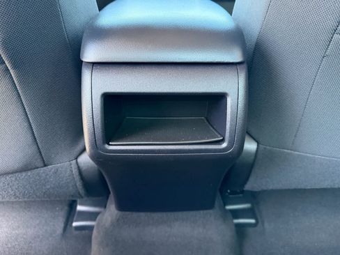Used 2015 Toyota Camry LE FWD image 14