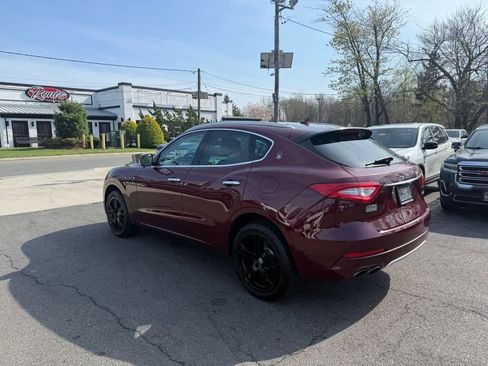 Used 2017 Maserati Levante S image 5