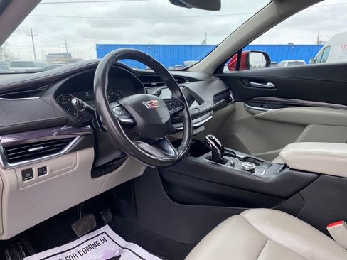 Used 2021 Cadillac XT4 Luxury image 9