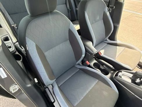 Used 2025 Nissan Versa SV FWD image 31