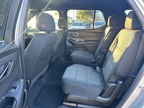 Certified 2022 Chevrolet Traverse LT w/ LPO, Floor Liner Package image 31
