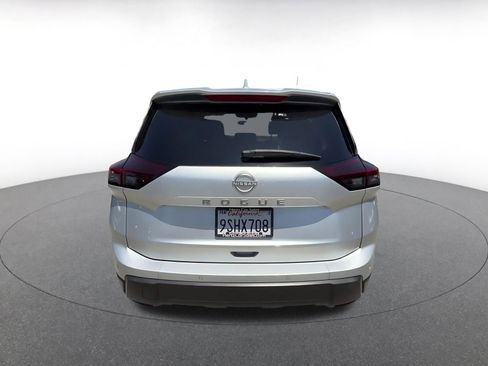 Used 2025 Nissan Rogue SV FWD image 12