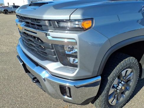 Used 2024 Chevrolet Silverado 3500 LT w/ Convenience Package AWD/4WD image 8