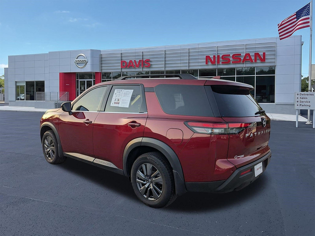 Used 2024 Nissan Pathfinder SV FWD image 7