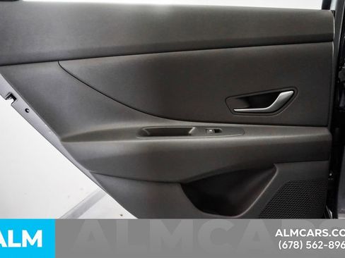 Used 2025 Hyundai Elantra SE image 50