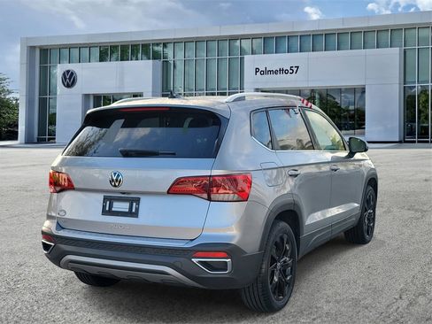 Certified 2023 Volkswagen Taos SE w/ Black Wheel Package image 4