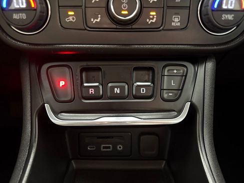 Used 2019 GMC Terrain SLT w/ Preferred Package image 18